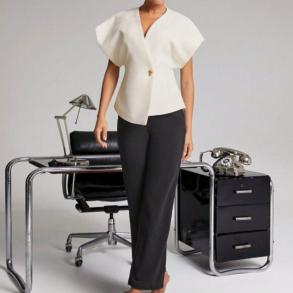 White Elegant Women's Blouse With Butterfly Brooch - Picture 7 of 8